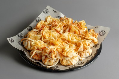 Блинные мешочки с жюльеном из индейки 15/26 шт.