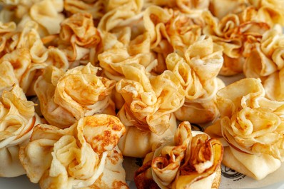 Блинные мешочки с жюльеном из индейки 15/26 шт.