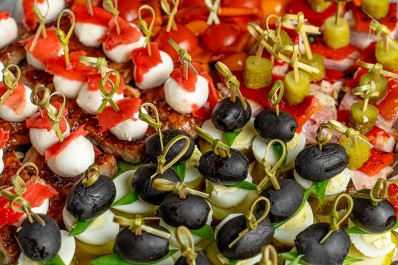 Канапе Делюкс «Изобилие вкуса» ассорти 64 шт.
