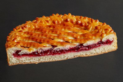 Пирог с вишней 320 г