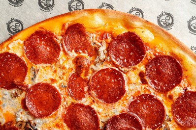Пицца на тонком тесте «Супер Пепперони» 35 см