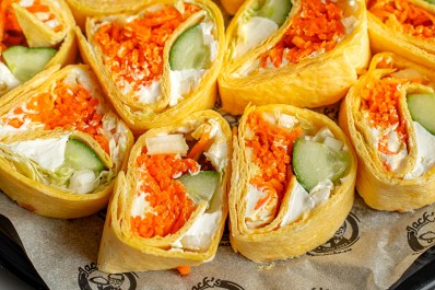 Рулетики «Корейский полуостров» 16 шт.