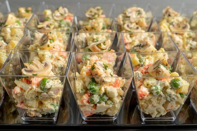 Салат в стаканчиках «Оливье» с грибами 8/15/28 шт.