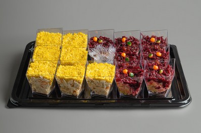 Салаты в стаканчиках «Сельдь под шубой» и «Мимоза» ассорти 14/28 шт.