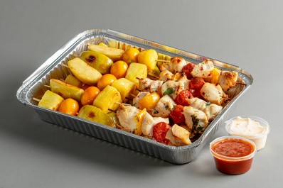 Мини-шашлычки из курицы «Тайский стиль» с фруктами 1360/1460 г