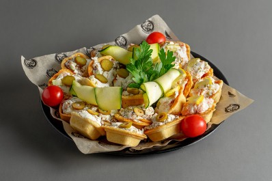 Мини-тарталетки с рыбными закусками ассорти 21/42 шт.