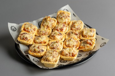 Мини-тарталетки с жюльеном из языка 18/36 шт.