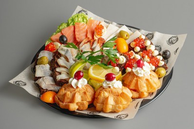 Рыбные мини-закуски «По-Царски» 18/30 шт. и нарезка